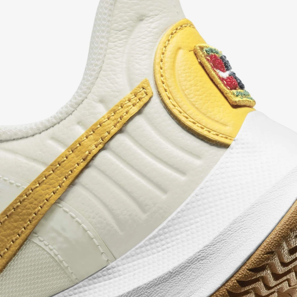 Nike Air Zoom GP Turbo Women's Tennis Shoe (White/Gold) 8 Nike Air Zoom GP Turbo Women's Tennis Shoe (White/Gold) - Image 8